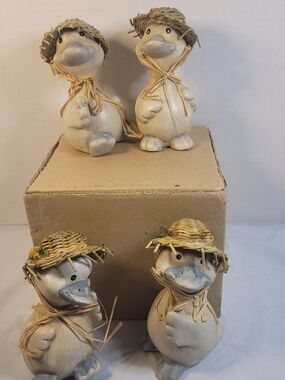 Lot Of 4 Cute Little Ceramic Ducks With Straw Hats (W)